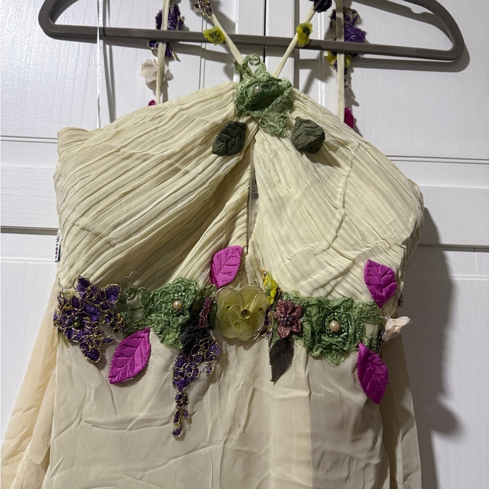 Elegant Cream Floral Maxi Dress with Green and Pink Accents - Picture 6 of 15